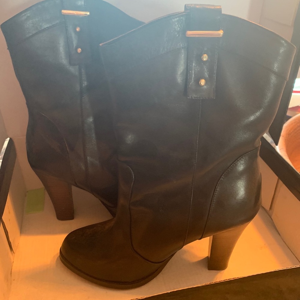 Colin Stuart Slip On Boot Never Worn - image 4